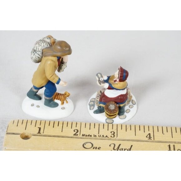 Department 56 - A Treasure From The Sea - Heritage Village Collection 58461 - Picture 2 of 6